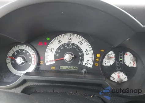 2008 Toyota Fj Cruiser z USA, uszkodzony, nr VIN JTEBU11F98K035279